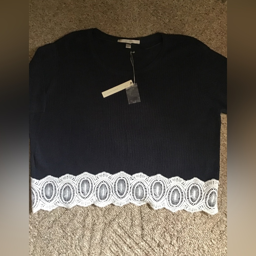 Women’s new with tags Lauren conrod short sleeve sweater Size extra large